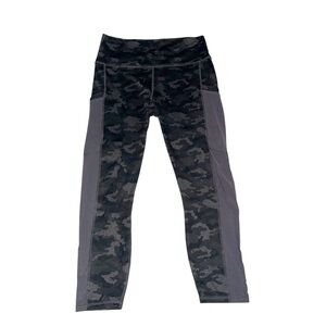 Fabletics PowerHold Camouflage Leggings 3/4 length